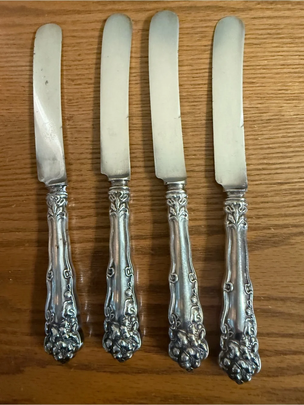 4 Wm Rogers Berwick Diana 1904 International Silverplate 9.75” Dinner Knives